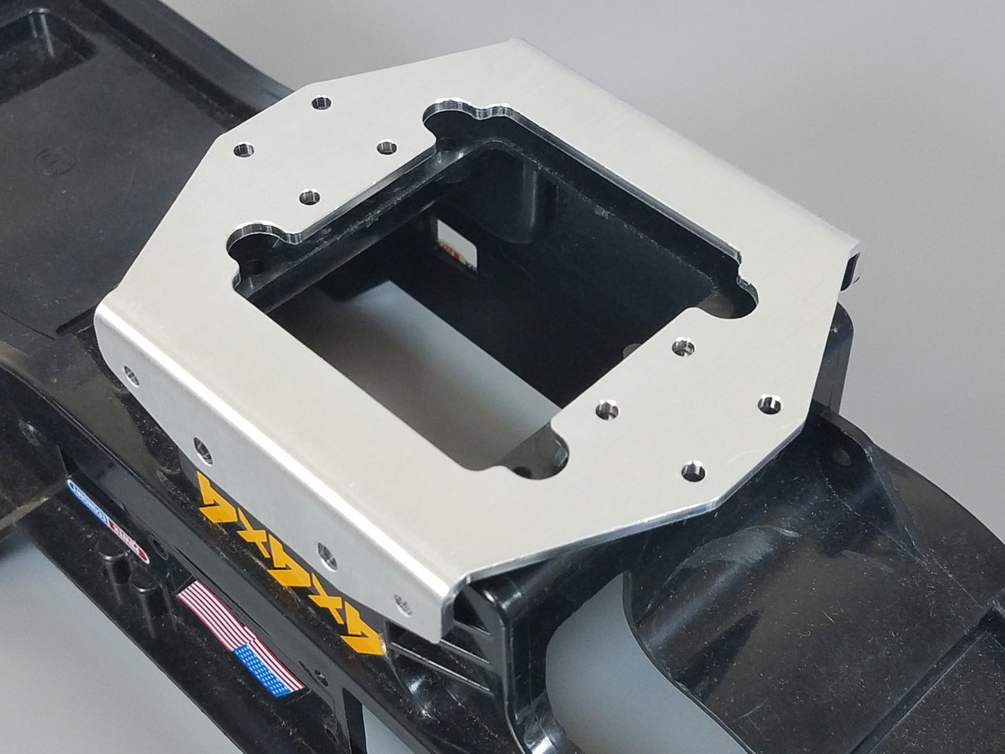 Aluminum Stretch Wide Wheelbase Chassis Mount Plate Bracket for Tamiya R/C 1/10 Super Clodbuster Bullhead