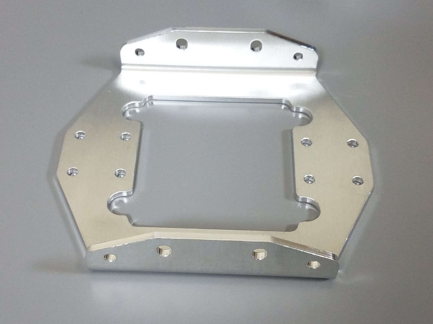 Aluminum Stretch Wide Wheelbase Chassis Mount Plate Bracket for Tamiya R/C 1/10 Super Clodbuster Bullhead