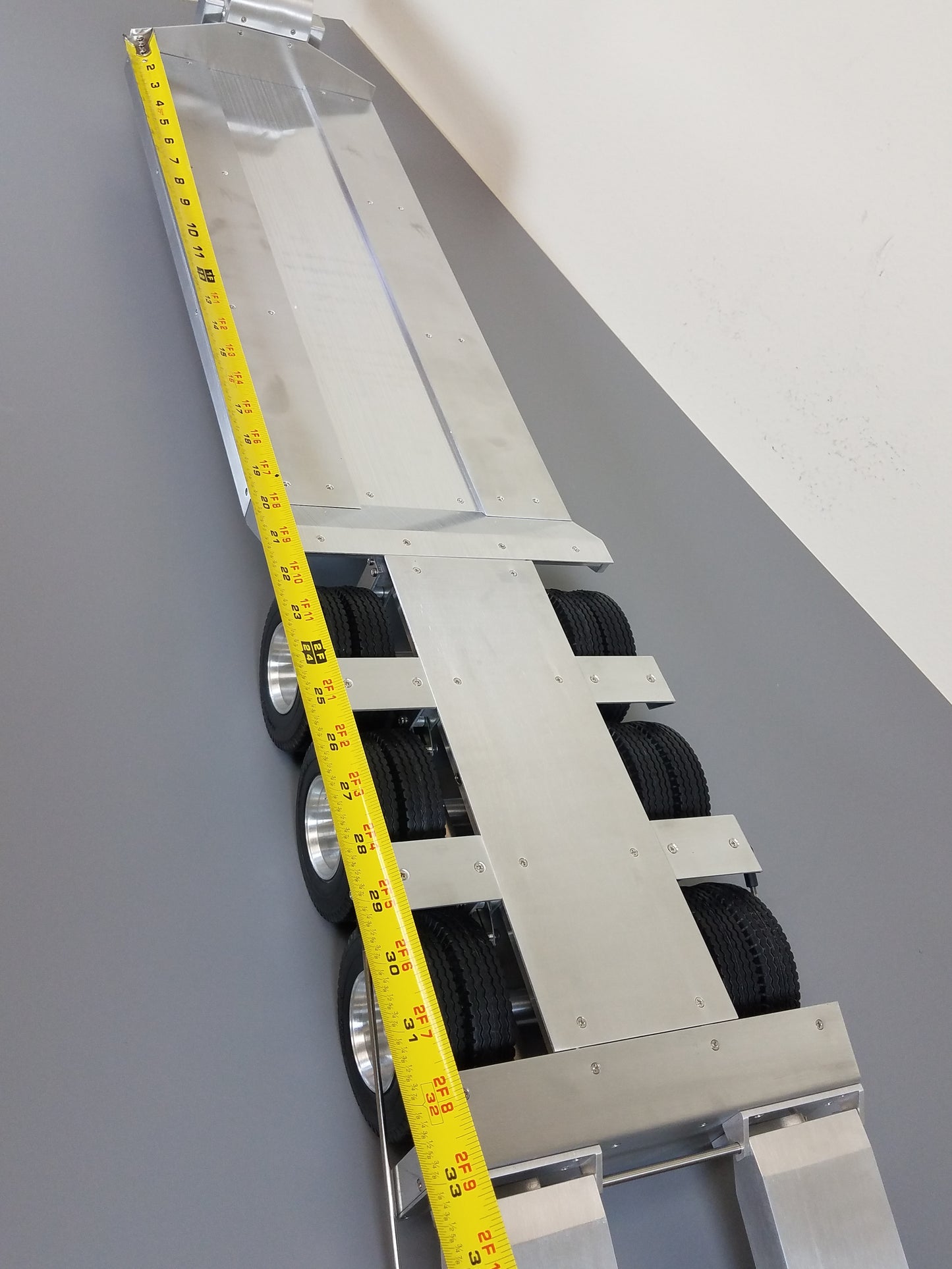 Toy R/C Aluminum Tamiya 1/14 Scale 3-Axle Low Boy Rider Flatbed Deck with Ramp Trailer for King Hauler Knight Hauler Grand Hauler Scania Volvo Mercedes Aeromax Globeliner