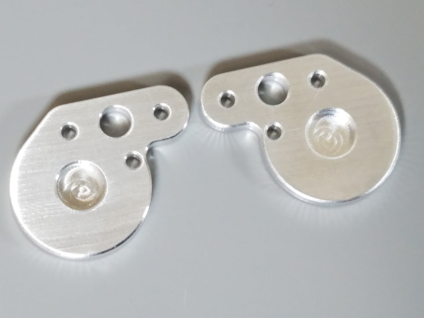 Pair Aluminum Rear Control Arm Support Mounting Bracket Mount for Tamiya 1/10 Monster Beetle Blackfoot Frog
