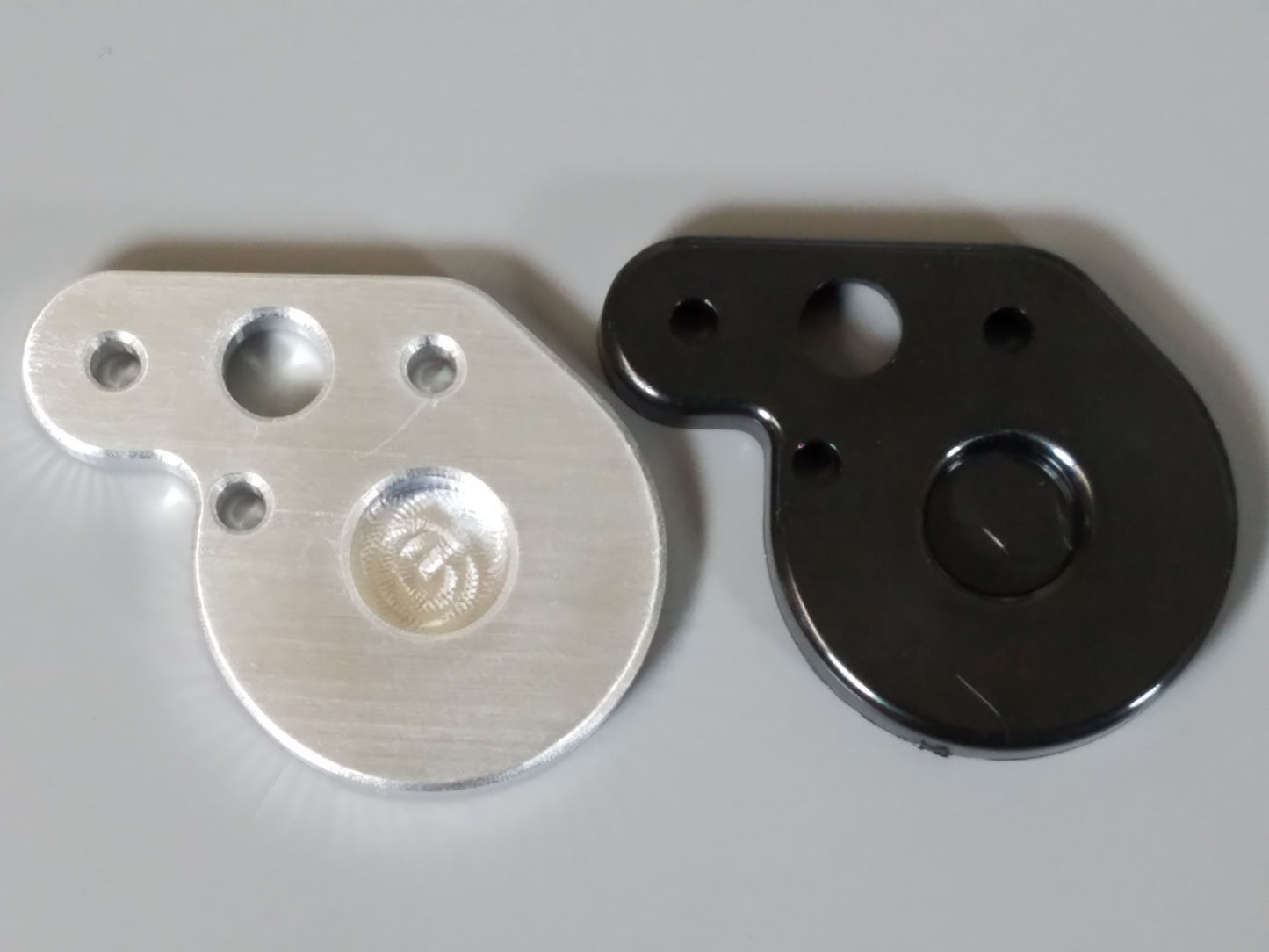 Pair Aluminum Rear Control Arm Support Mounting Bracket Mount for Tamiya 1/10 Monster Beetle Blackfoot Frog