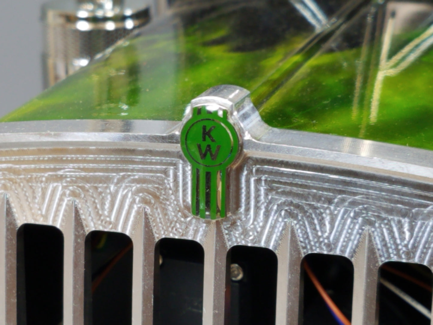 Aluminum Front Grill + 1.7cm KW Green Logo Emblem for Tamiya R/C 1/14 King Hauler Grand Hauler