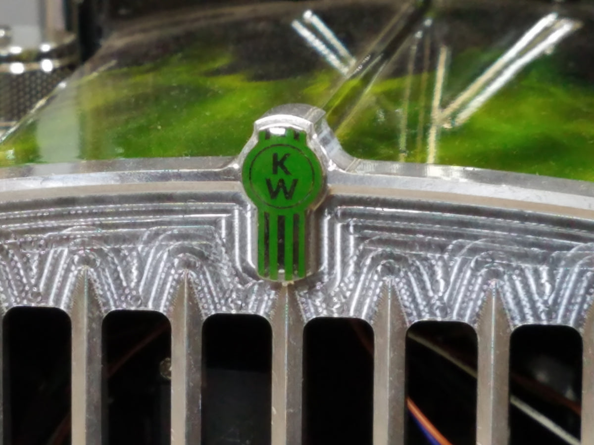 1.8cm Toy Green "KW" Kenworth Logo Emblem Sign Emblem Tamiya R/C 1/14 King Grand Knight Hauler