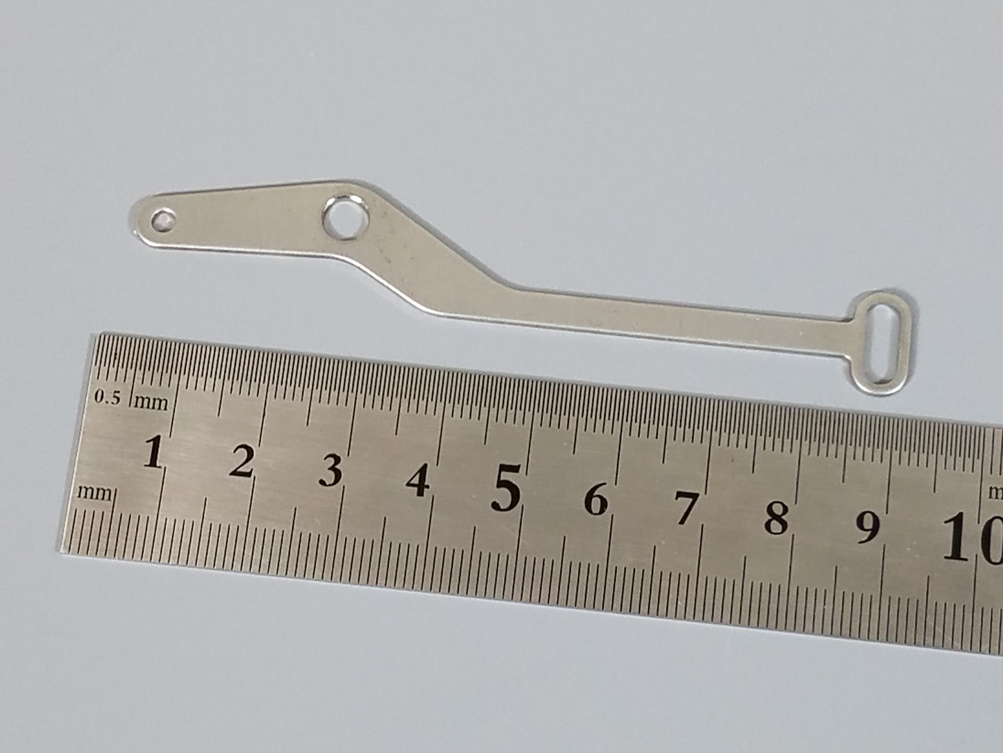Stainless Steel 5th Wheel Coupler Coupling Hand Pull Plate Handle Bracket for Tamiya R/C Toy 1/14 King Hauler Grand Hauler Knight Hauler Scania Volvo Actros Cascadia Semi Truck