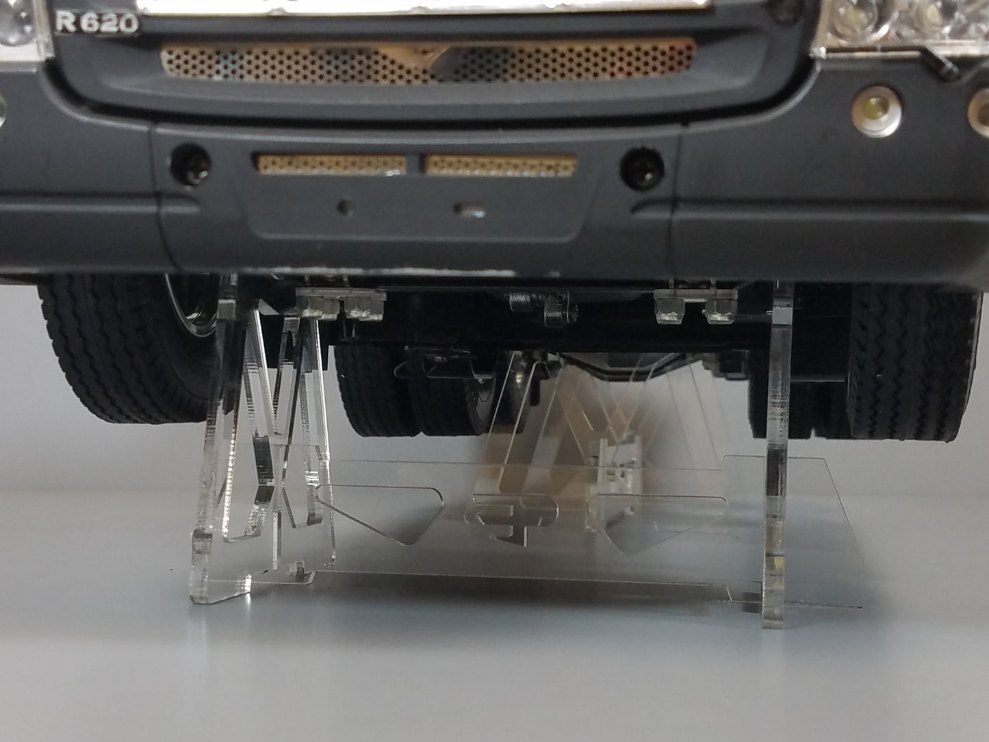 Acrylic Remote Control Toy Car Truck Display Stand for TAMIYA 1/14 R/C King Hauler Grand Hauler Knight Hauler Scania Globeliner