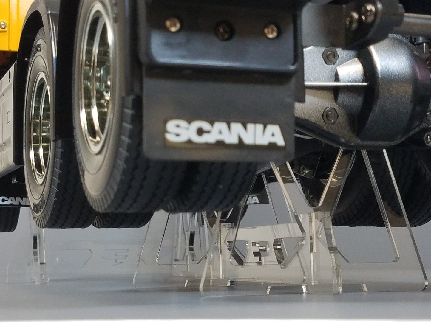 Acrylic Remote Control Toy Car Truck Display Stand for TAMIYA 1/14 R/C King Hauler Grand Hauler Knight Hauler Scania Globeliner