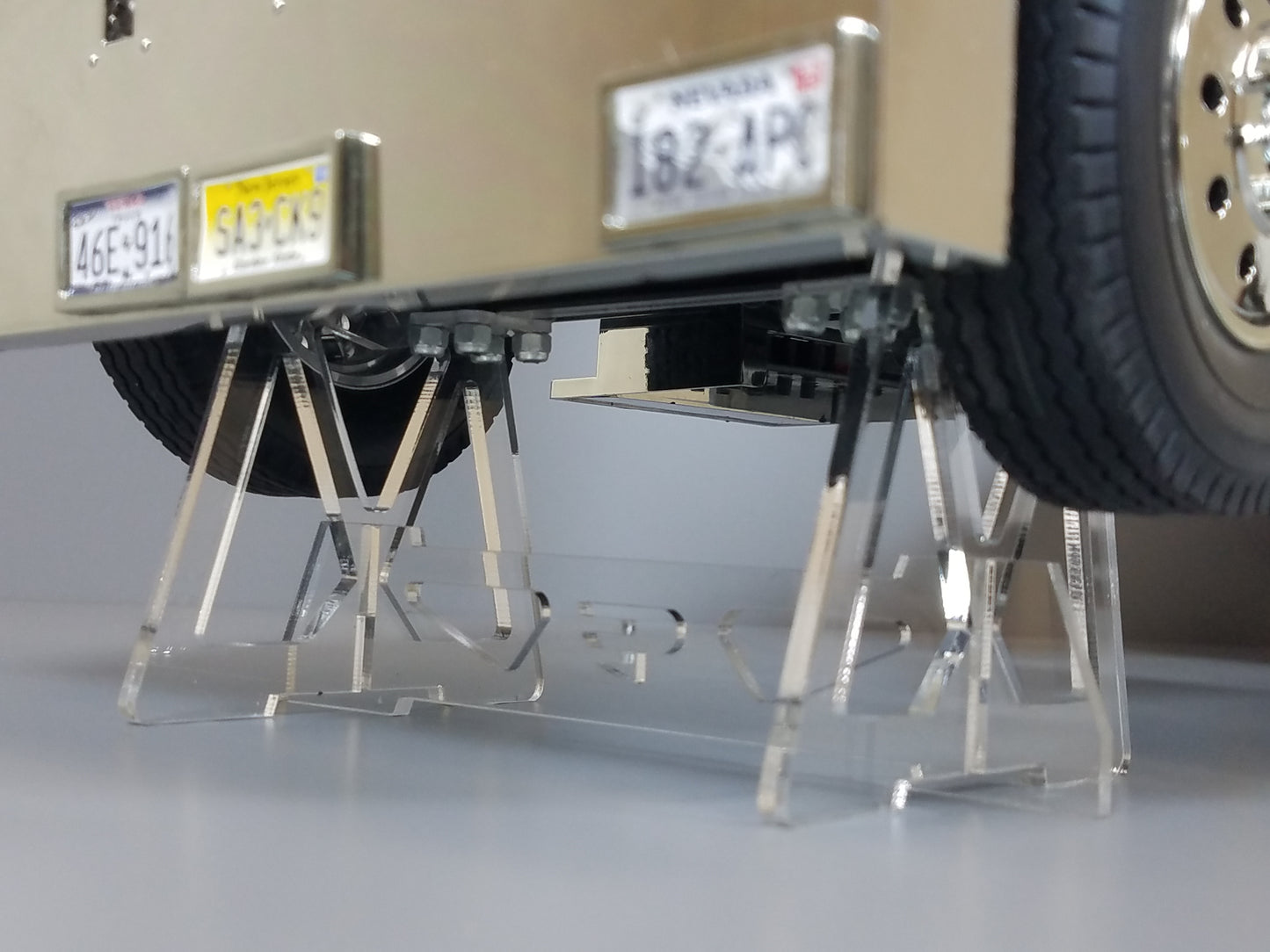 Acrylic Remote Control Toy Car Truck Display Stand for TAMIYA 1/14 R/C King Hauler Grand Hauler Knight Hauler Scania Globeliner