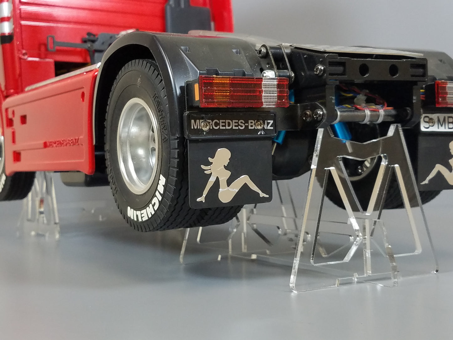 Acrylic Remote Control Toy Car Truck Display Stand for TAMIYA 1/14 R/C King Hauler Grand Hauler Knight Hauler Scania Globeliner