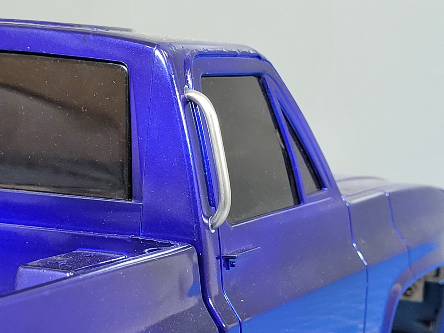 Pair Universal Steel Side Hand Grab Rail Bar for Tamiya 1/10 Clodbuster Blackfoot Sand Scorcher Bullhead Hilux Tundra F350 Truck