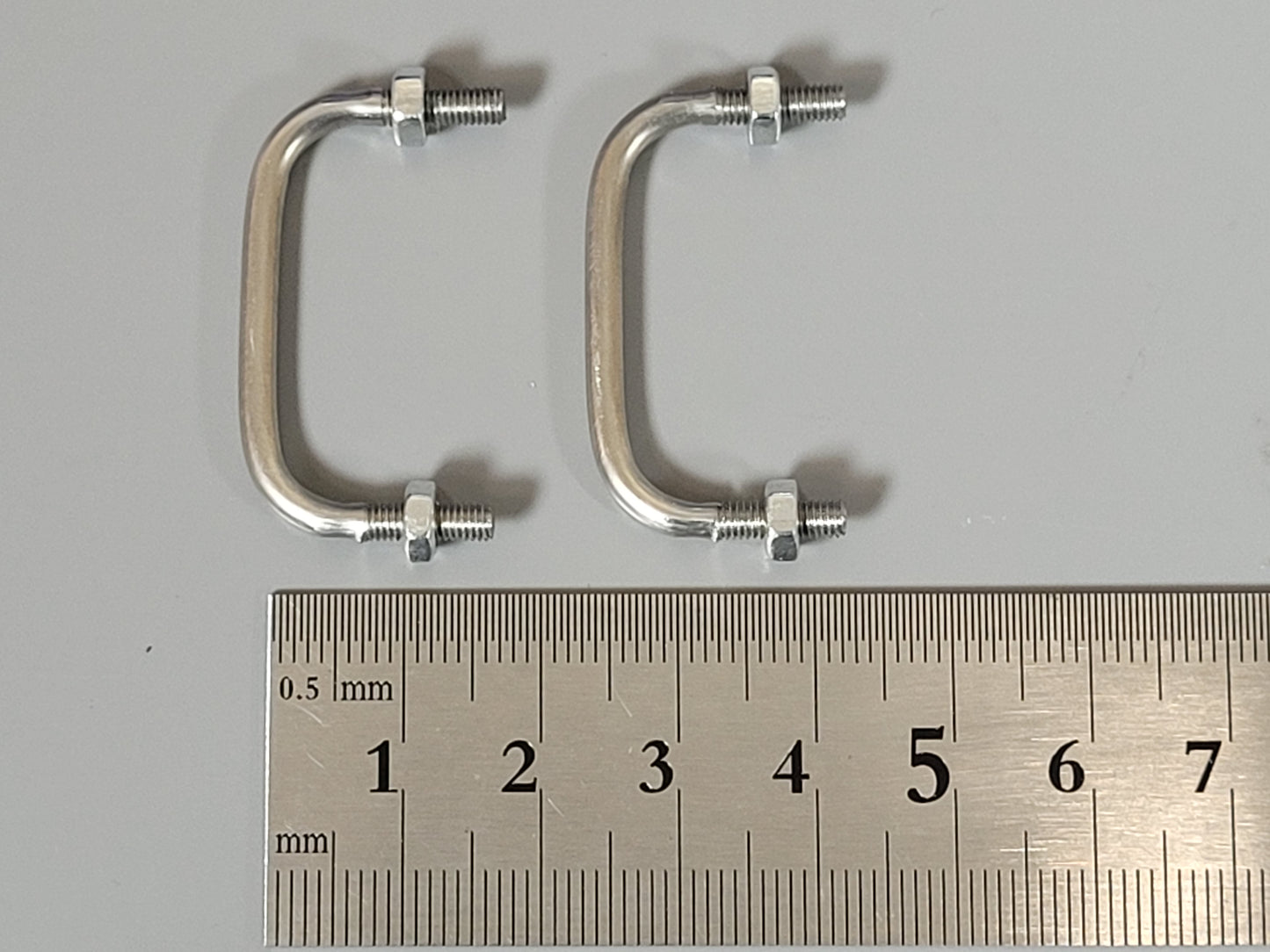 Pair Universal Steel Side Hand Grab Rail Bar for Tamiya 1/10 Clodbuster Blackfoot Sand Scorcher Bullhead Hilux Tundra F350 Truck