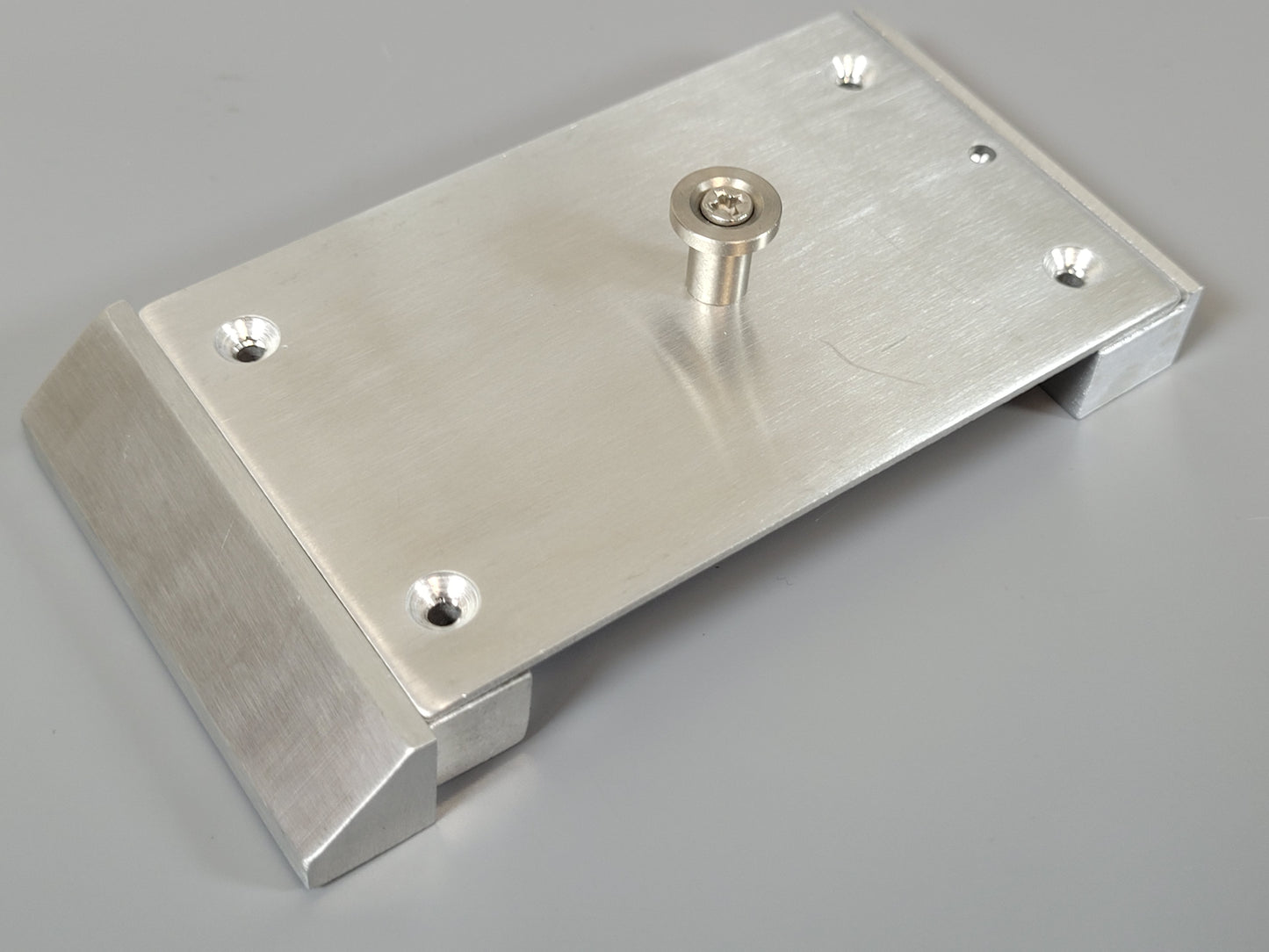 Trailer King Pin with Mounting Plate + Front and Rear Stay  5th Wheel Coupling Coupler for Tamiya 1/14 Toy R/C Semi Truck King Hauler Grand Hauler Knight Hauler Cascadia Globeliner Aeromax Scania