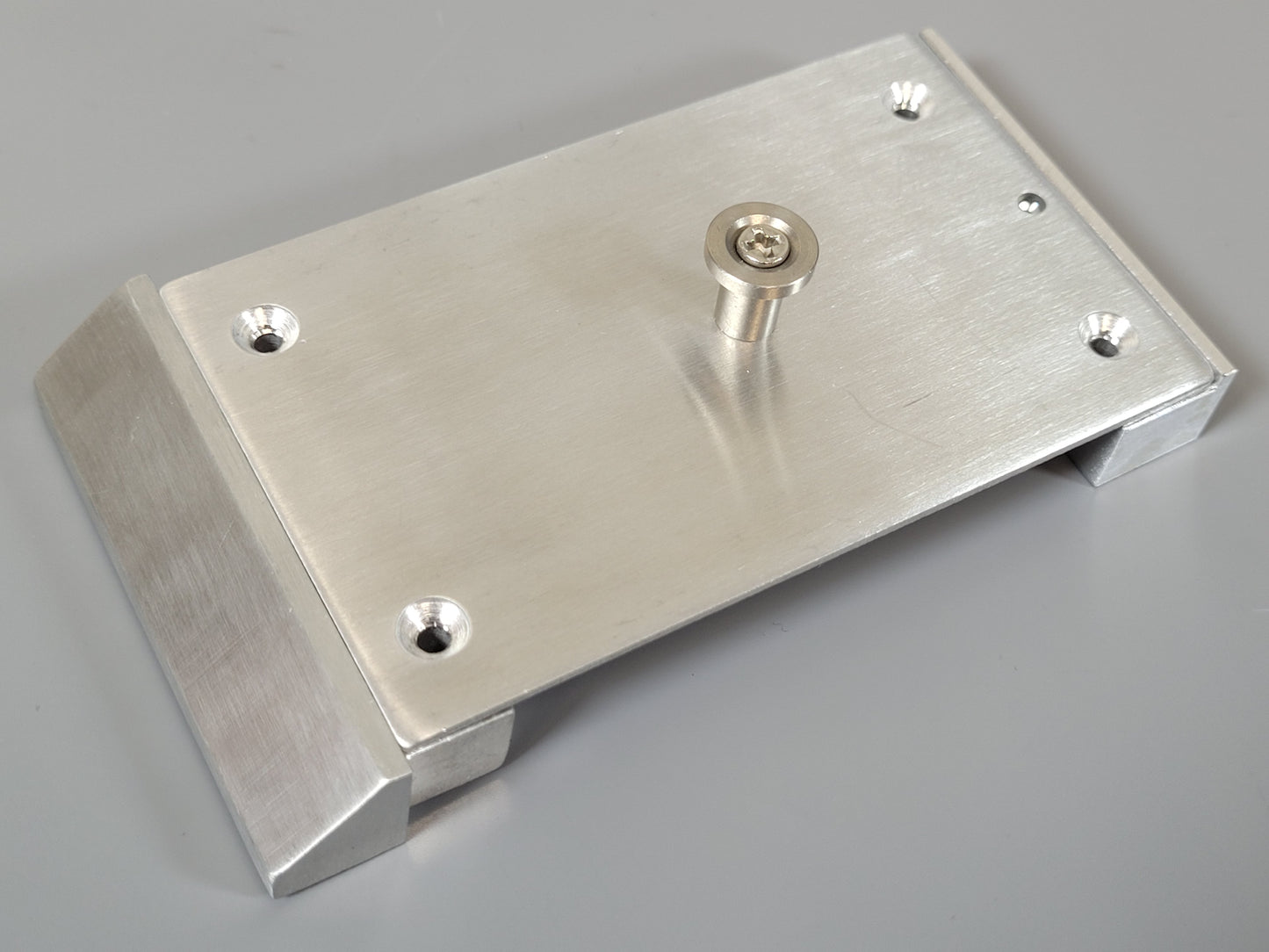 Trailer King Pin with Mounting Plate + Front and Rear Stay  5th Wheel Coupling Coupler for Tamiya 1/14 Toy R/C Semi Truck King Hauler Grand Hauler Knight Hauler Cascadia Globeliner Aeromax Scania