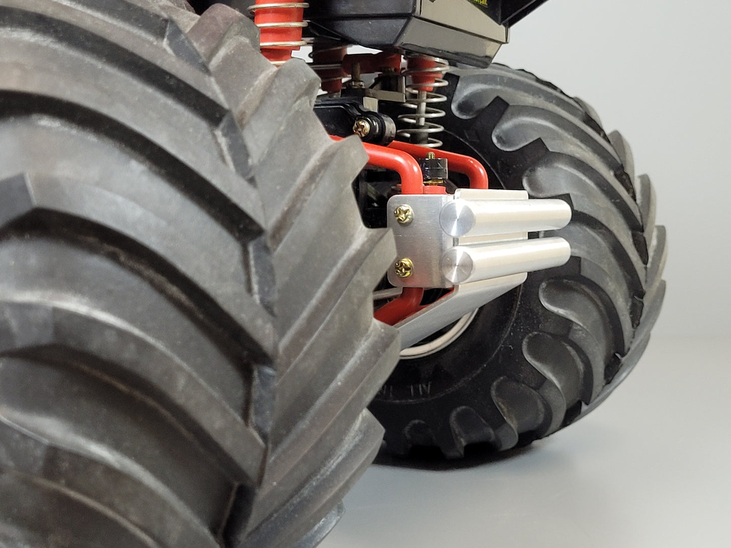 Aluminum Round Style Plate Axle Animal Bumper Guard Skid Tamiya RC 1/10 Super Clodbuster Bullhead