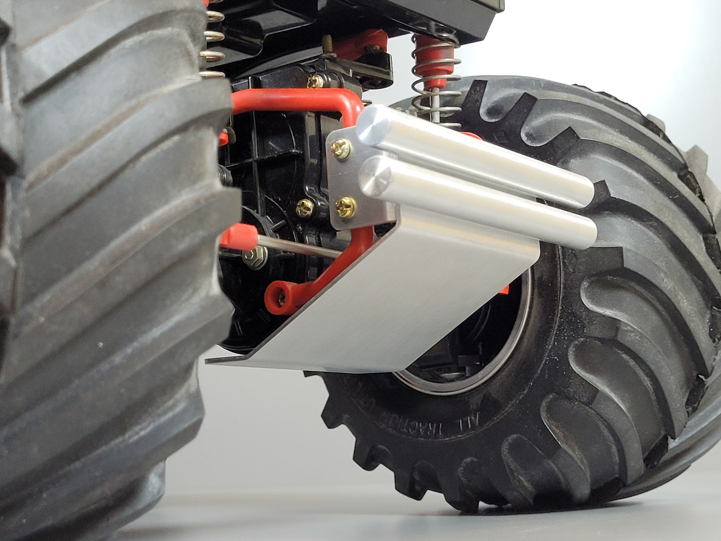 Aluminum Round Style Plate Axle Animal Bumper Guard Skid Tamiya RC 1/10 Super Clodbuster Bullhead