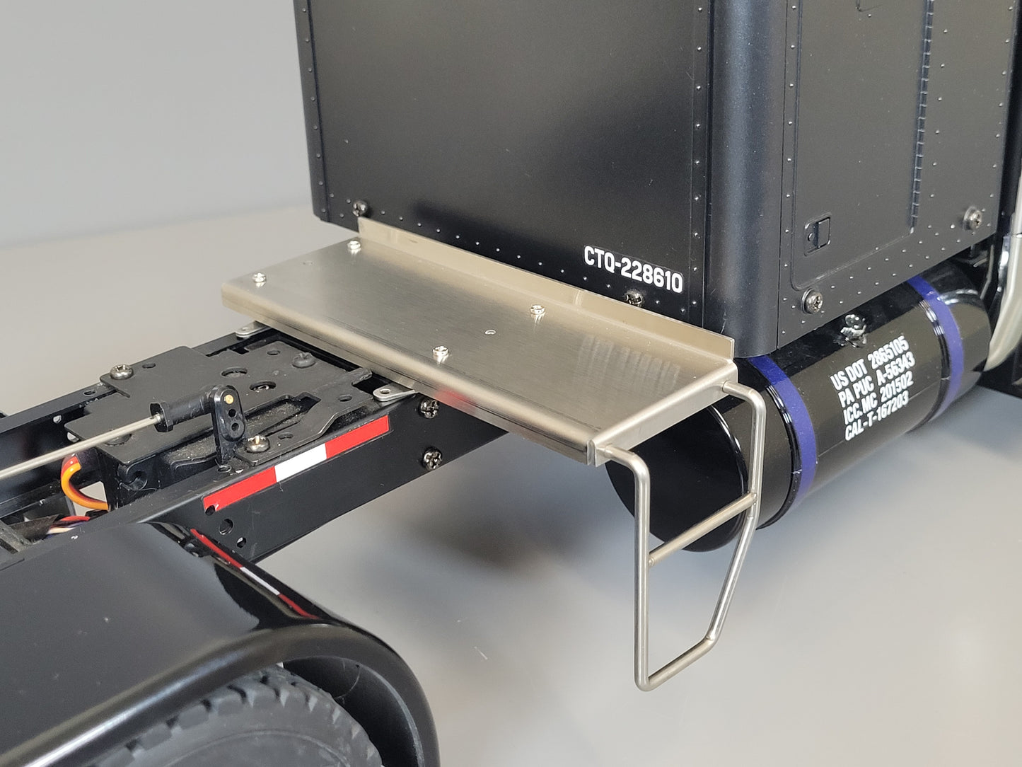 Stainless Steel Frame Rail Chassis Cover Plate Platform Side Ladder for Tamiya R/C Toy 1/14 semi Tractor Truck King Hauler Grand Hauler Knight Hauler Globeliner Scania Volvo Cascadia