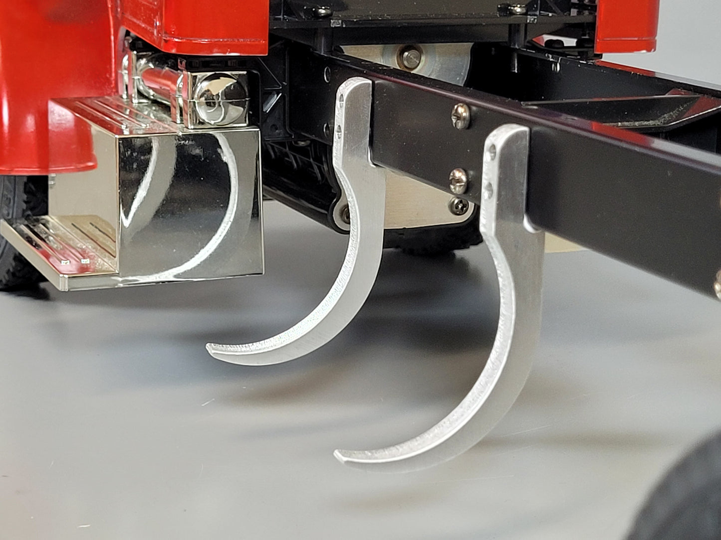 Aluminum J Style Mount Bracket Set for Fuel Gas Tank for Tamiya R/C Toy 1/14 Grand Hauler King Hauler Globeliner Semi Truck