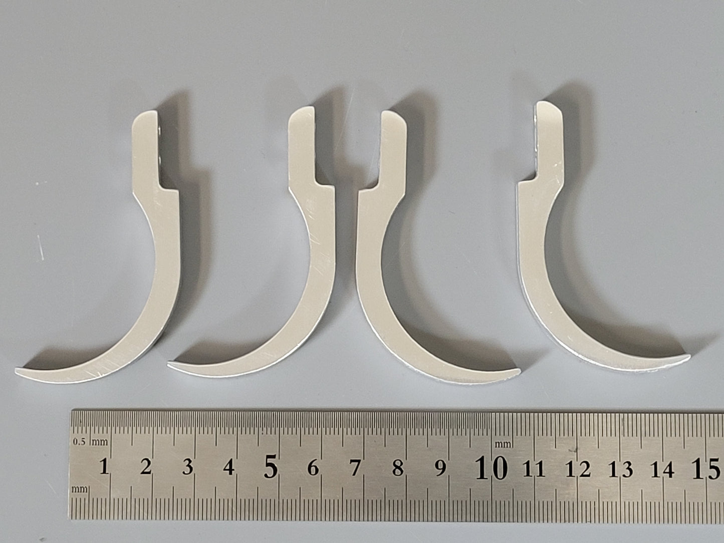 Aluminum J Style Mount Bracket Set for Fuel Gas Tank for Tamiya R/C Toy 1/14 Grand Hauler King Hauler Globeliner Semi Truck