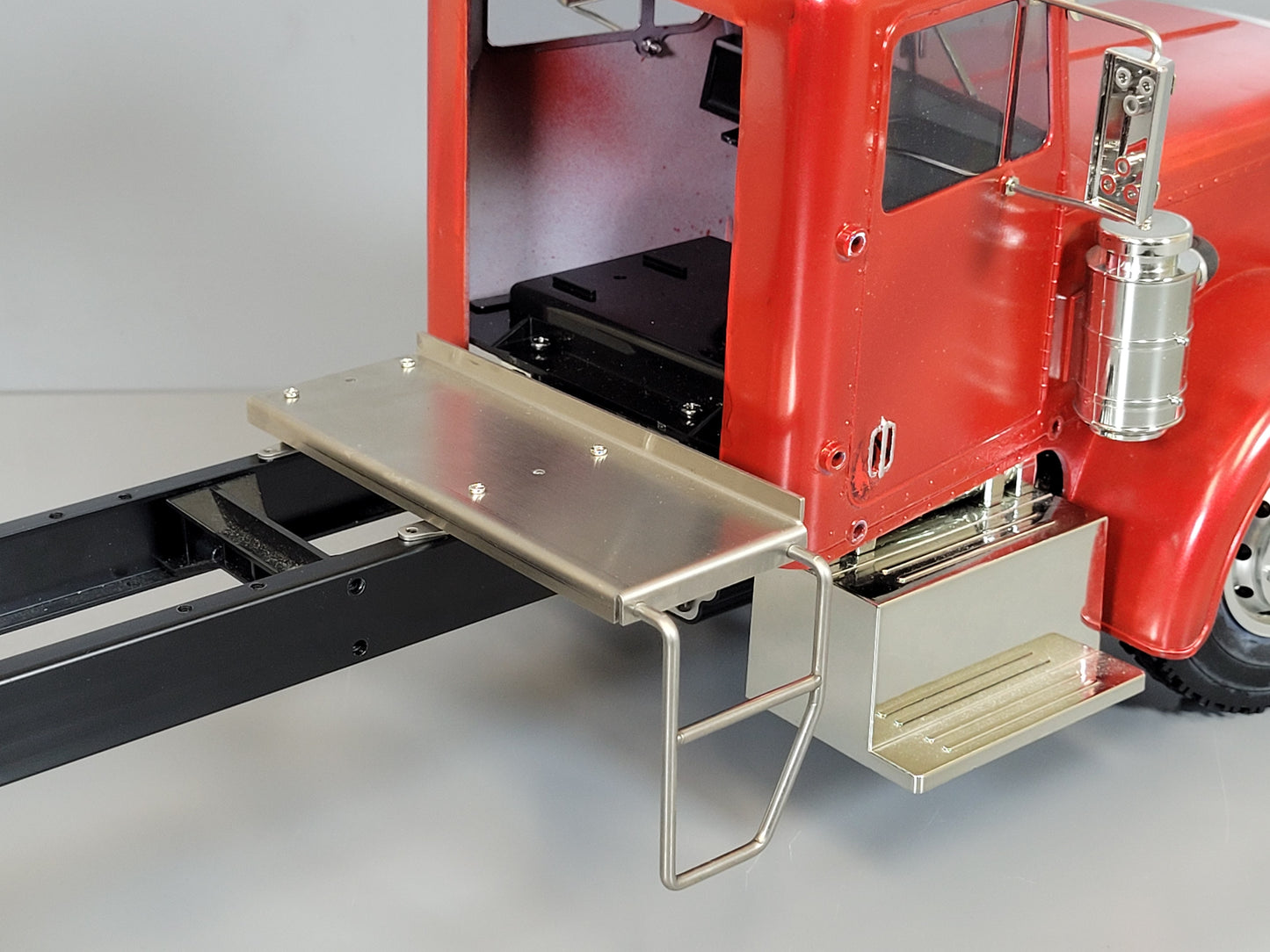 Stainless Steel Frame Rail Chassis Cover Plate Platform Side Ladder for Tamiya R/C Toy 1/14 semi Tractor Truck King Hauler Grand Hauler Knight Hauler Globeliner Scania Volvo Cascadia