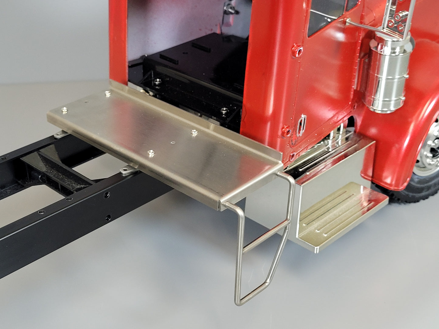 Stainless Steel Frame Rail Chassis Cover Plate Platform Side Ladder for Tamiya R/C Toy 1/14 semi Tractor Truck King Hauler Grand Hauler Knight Hauler Globeliner Scania Volvo Cascadia