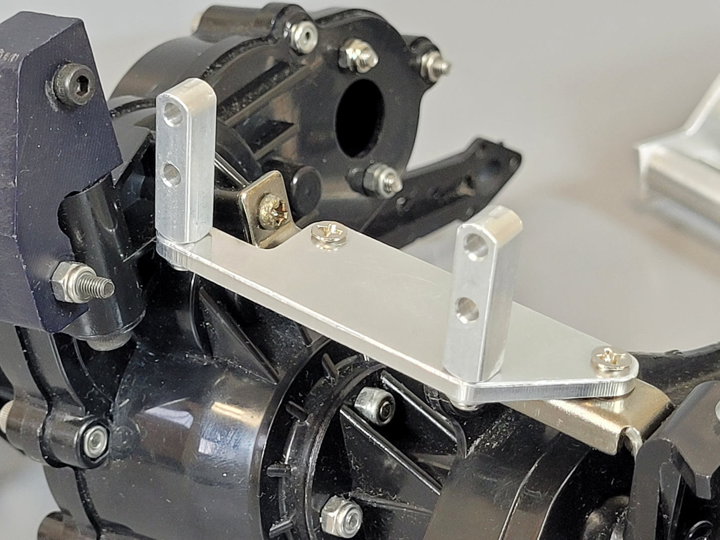 Aluminum Side Axle Steering Servo Mounting Mount Bracket Tamiya R/C 1/10 Super Clodbuster Bullhead