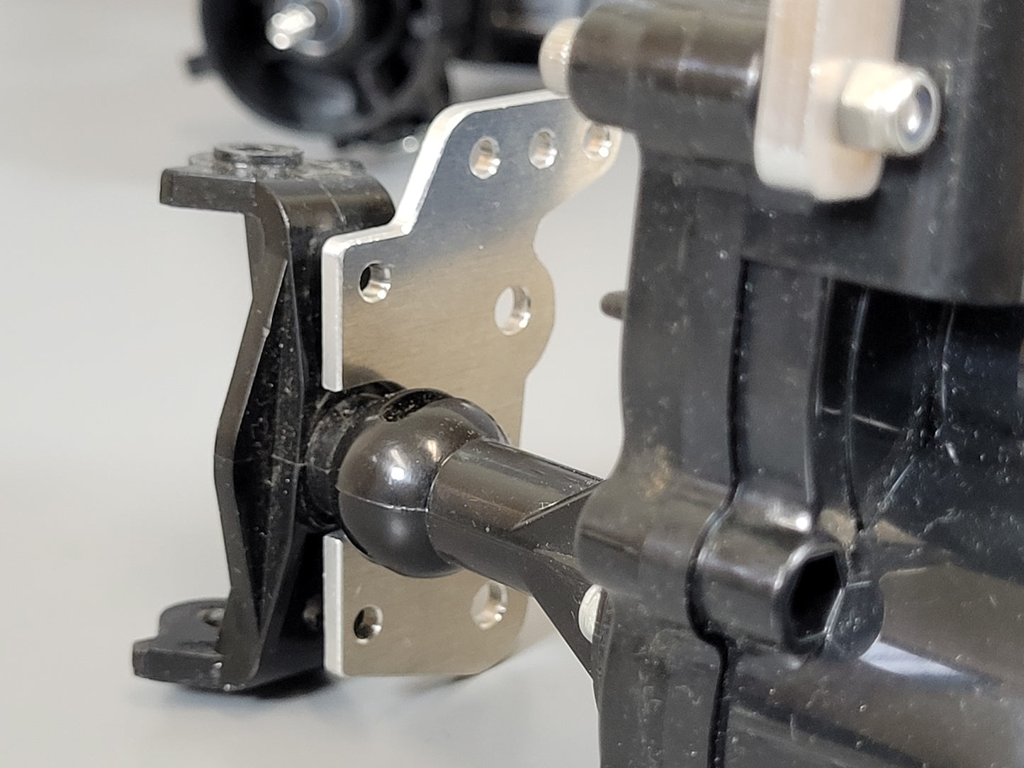 Pair Aluminum Relocate Axle Link Shock Control Arm Mount Bracket for Tamiya 1/10 Super Clodbuster Bullhead
