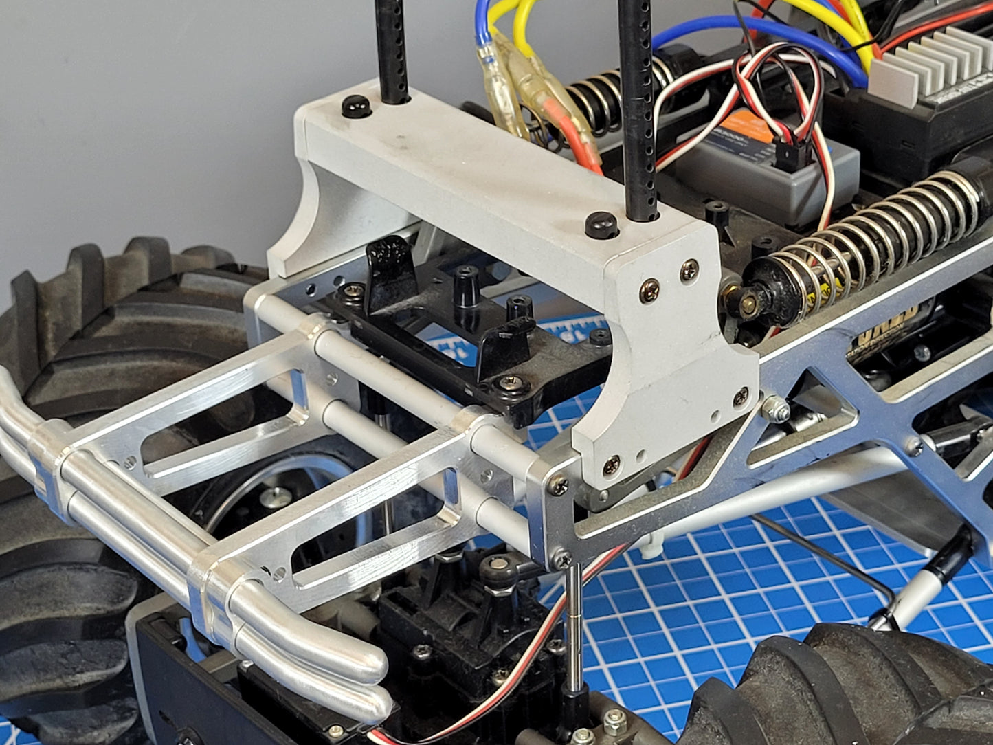 Alloy Body Post Stay Chassis Mount Bracket Plate Tamiya R/C 1/10 TXT-1 TXT1 Truck