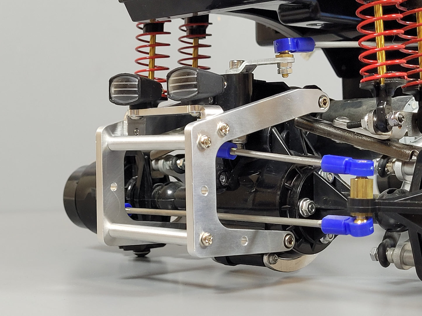Aluminum Front Axle Protection Bumper with Light Housing Kit for Tamiya R/C 1/10 Super Clodbuster Bullhead