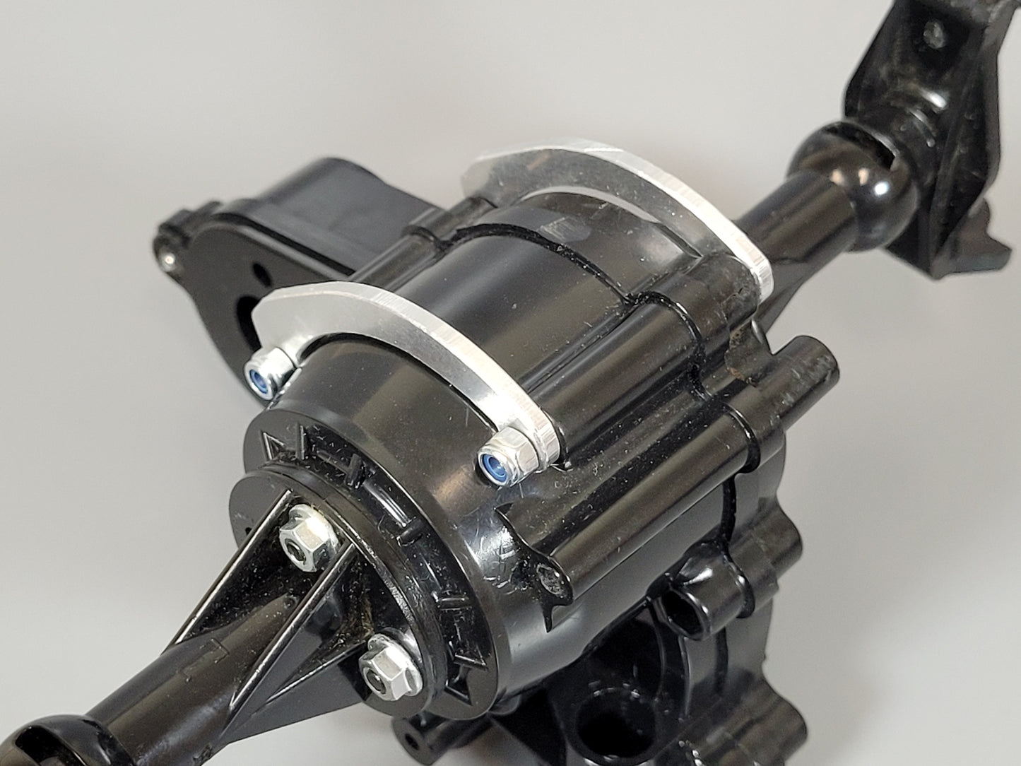Pair Aluminum Axle Gear Box Bottom Protect Plate Bracket for Tamiya R/C 1/10 Super Clodbuster Bullhead