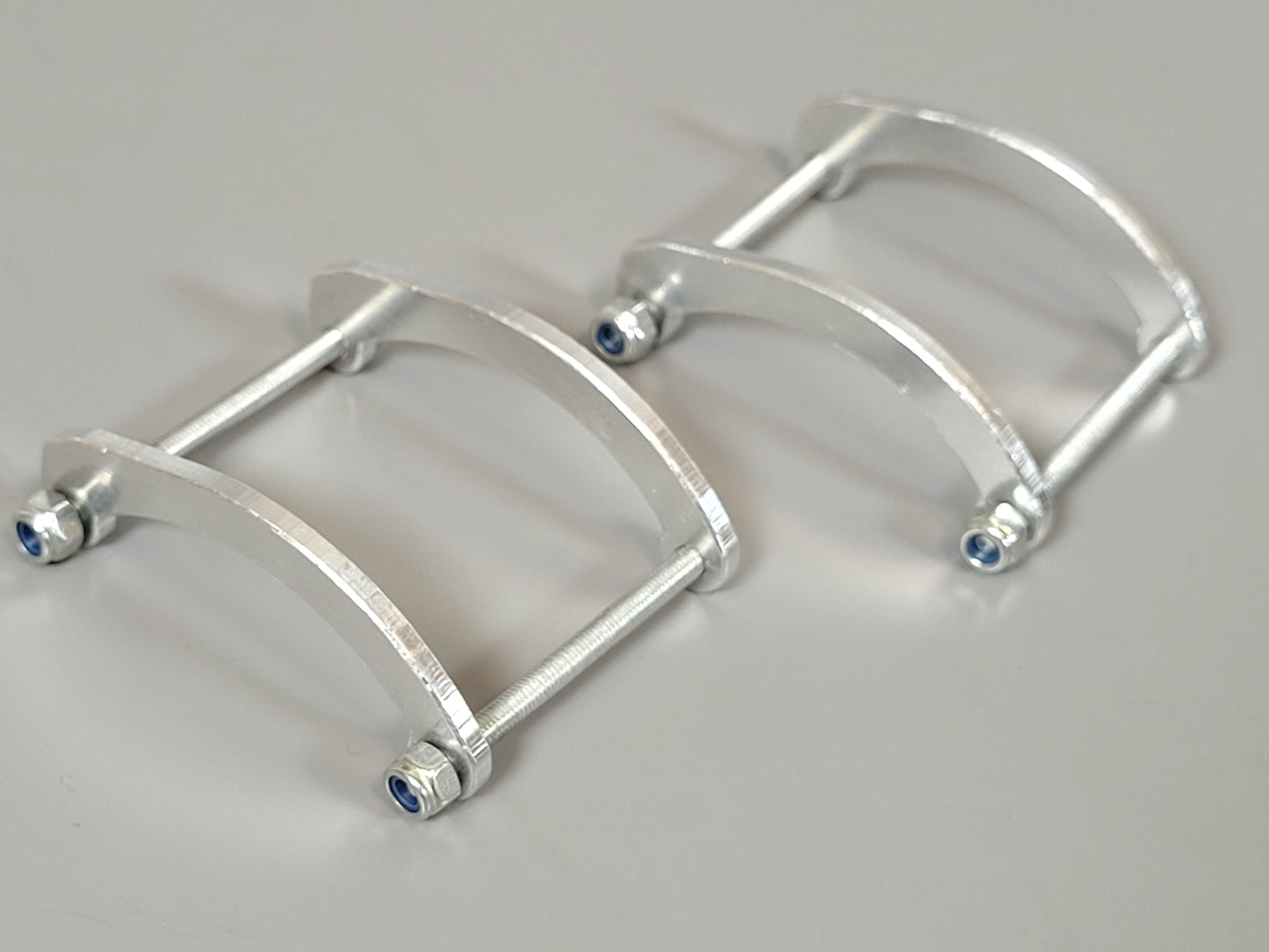 Pair Aluminum Axle Gear Box Bottom Protect Plate Bracket for Tamiya R/C 1/10 Super Clodbuster Bullhead