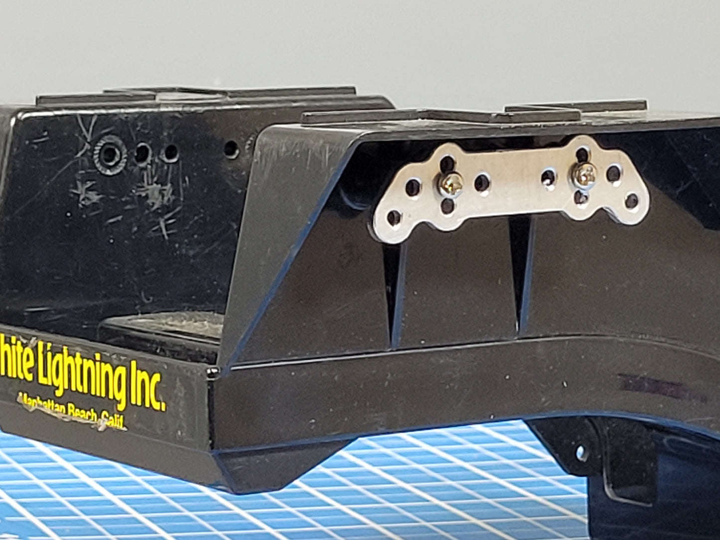 Aluminum Adjustable Lift Plate Mount Bracket Kit for Tamiya R/C 1/10 Super ClodBuster Bullhead