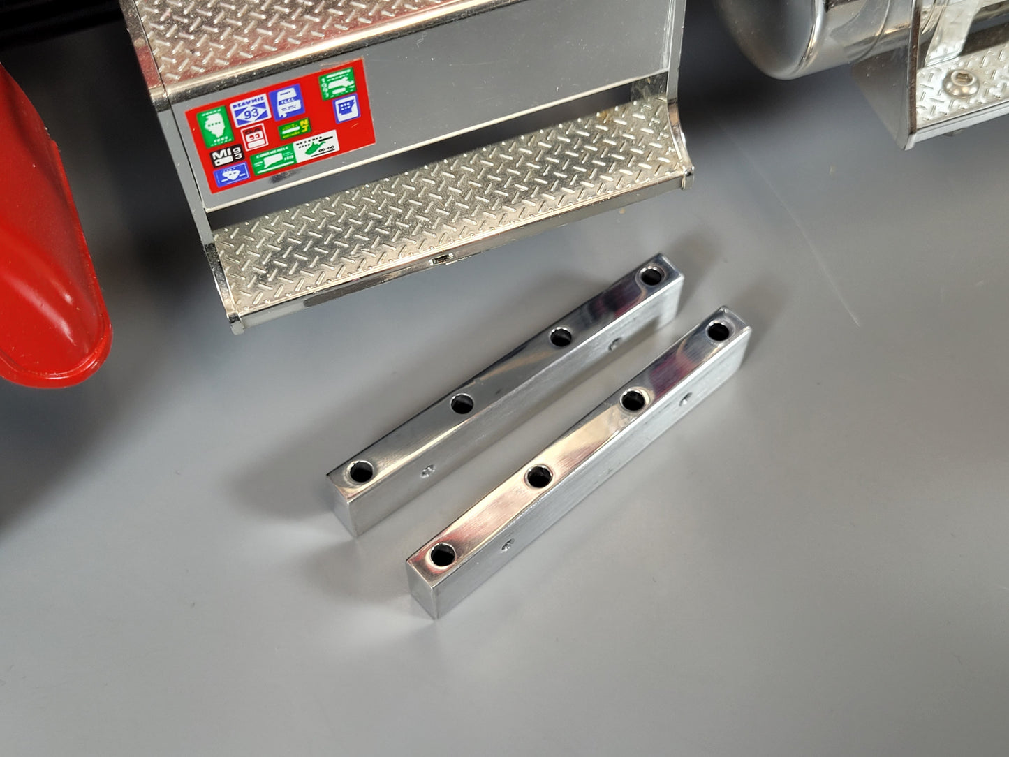 Pair Aluminum Housing Bracket Under Mounting Mount Side Step Trim for Tamiya R/C 1/14 King Grand Hauler