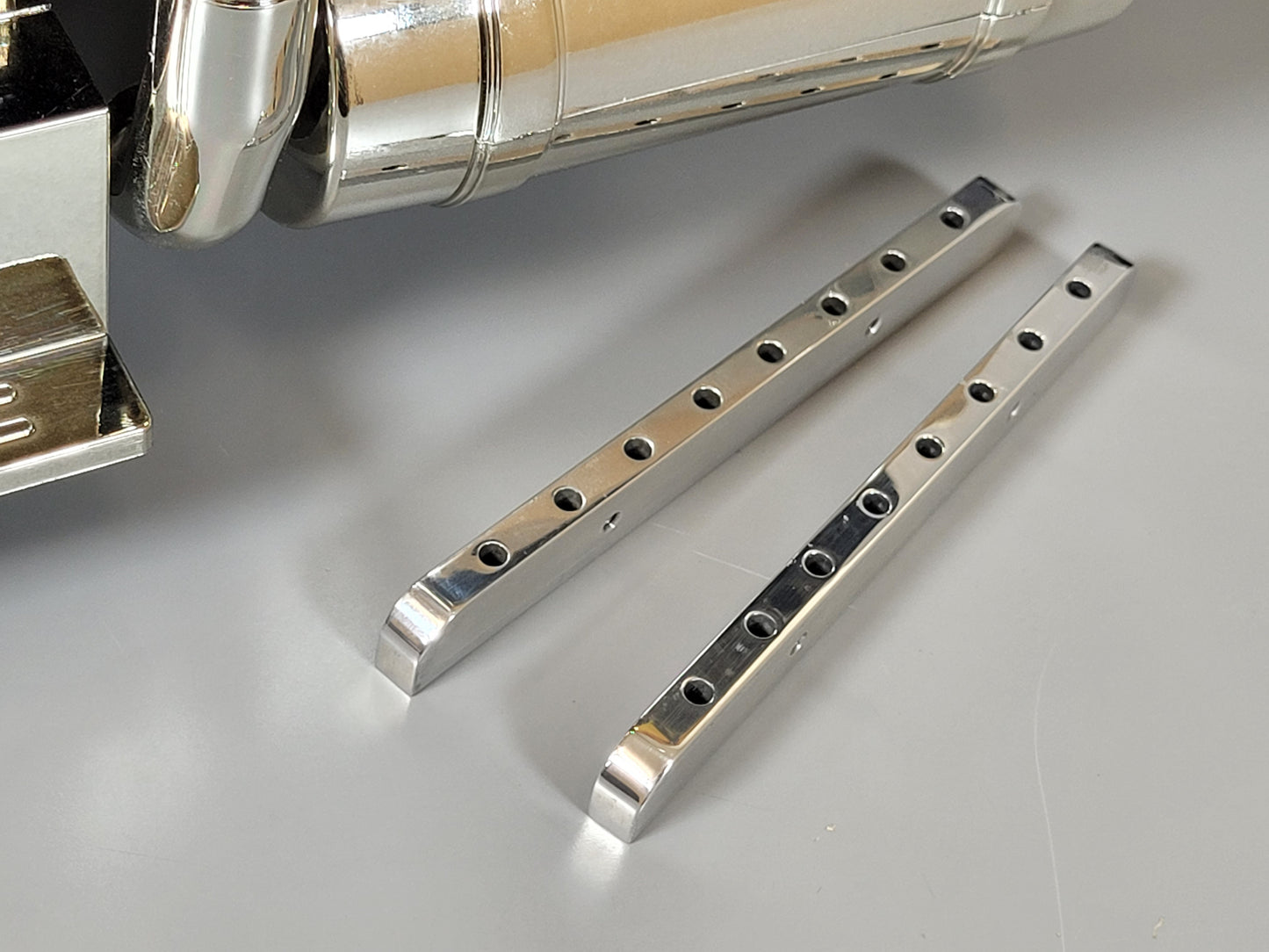 Pair Aluminum Rear Cab Under Sleeper Housing Bracket Mounting Mount for Tamiya R/C 1/14 King Hauler Grand Hauler