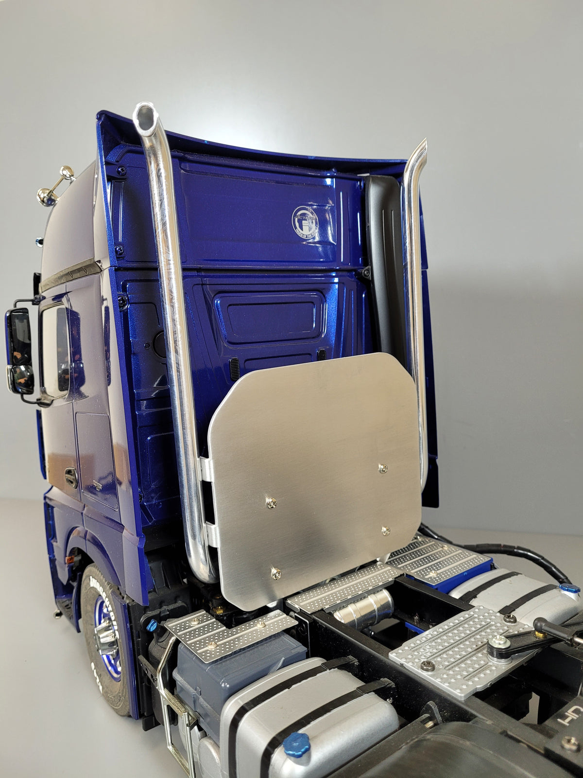 Aluminum Headache Exhaust Rack Chassis Mount Tamiya 1/14 Toy R/C GlobeLiner Aeromax Cascadia King Grand Hauler Scania