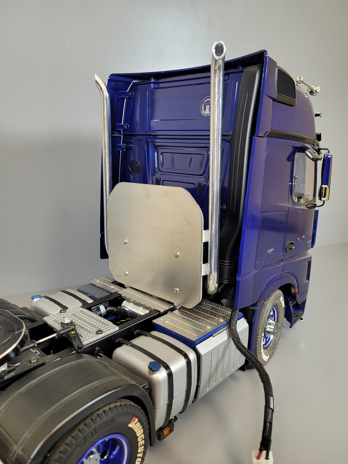 Aluminum Headache Exhaust Rack Chassis Mount Tamiya 1/14 Toy R/C GlobeLiner Aeromax Cascadia King Grand Hauler Scania