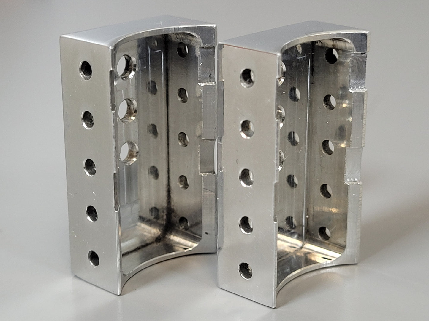 Pair Side Aluminum Air Cleaner Tank Bracket Mounting Mount for Tamiya 1/14 King Hauler Grand Hauler