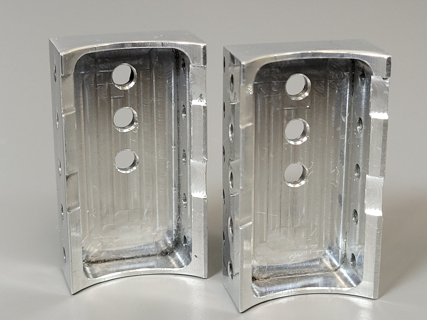 Pair Side Aluminum Air Cleaner Tank Bracket Mounting Mount for Tamiya 1/14 King Hauler Grand Hauler