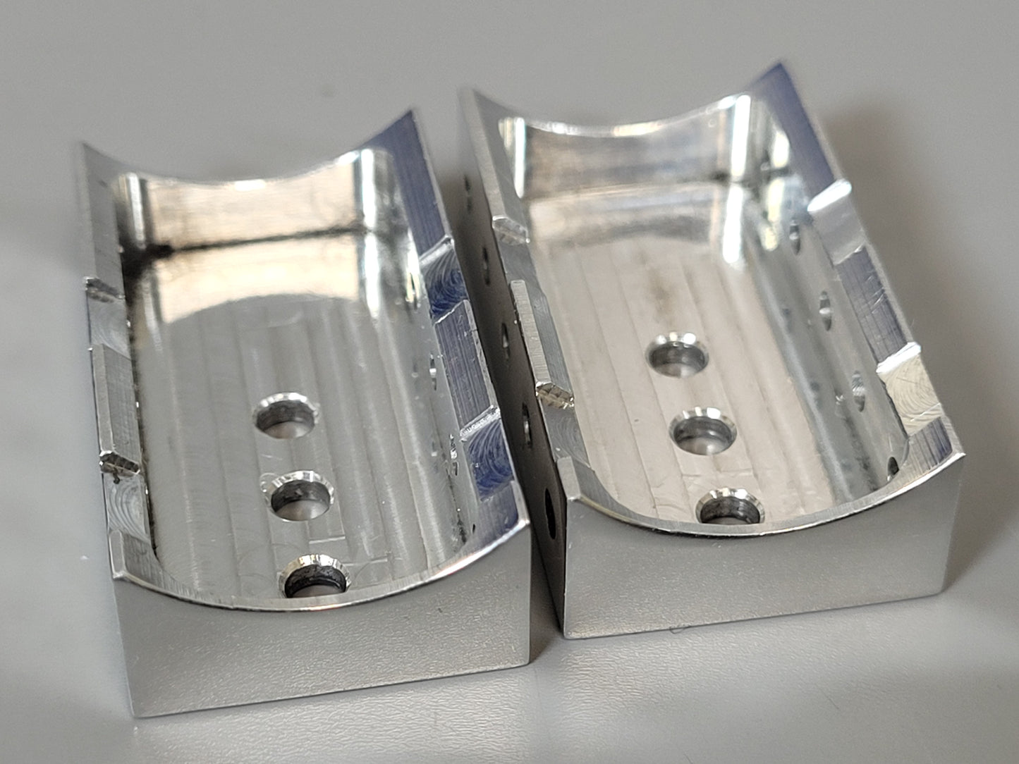 Pair Side Aluminum Air Cleaner Tank Bracket Mounting Mount for Tamiya 1/14 King Hauler Grand Hauler