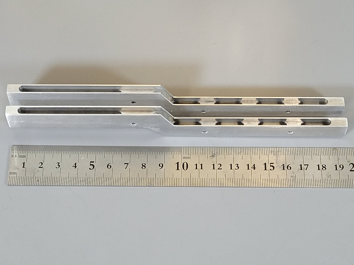 Pair Aluminum Rear Under Sleeper Bar Bracket Mount for Tamiya 1/14 Knight Hauler