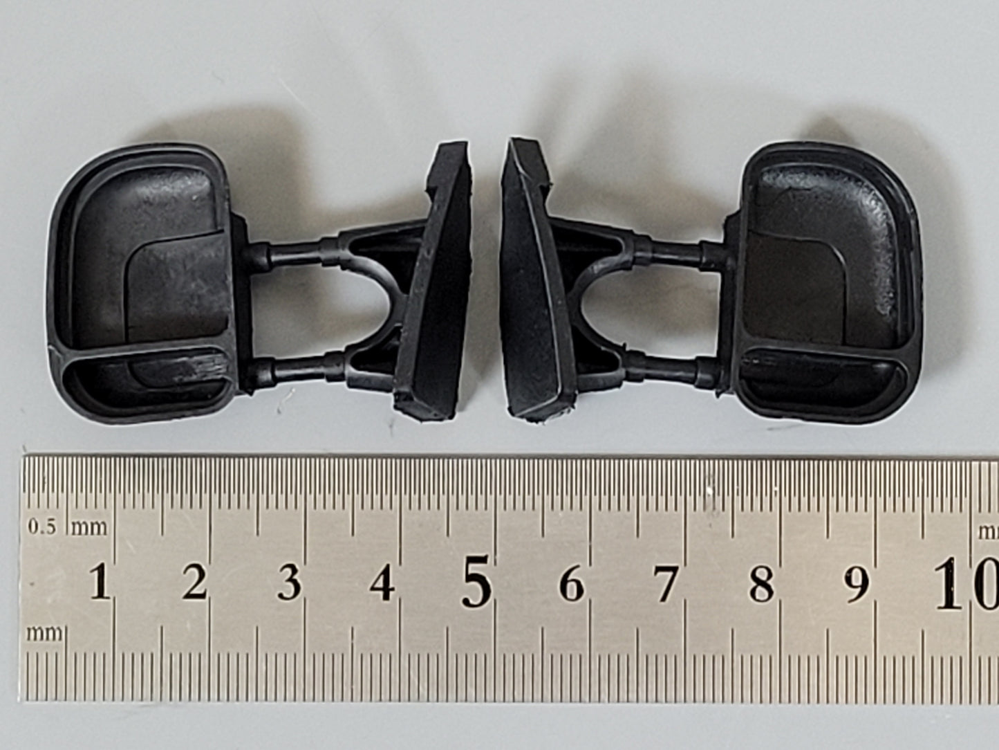 Pair Black Rubber Flexible L/R Side Window Mirror for Tamiya Toy R/C 1/10 Juggernaut 2 Ford F350 F-350 Truck