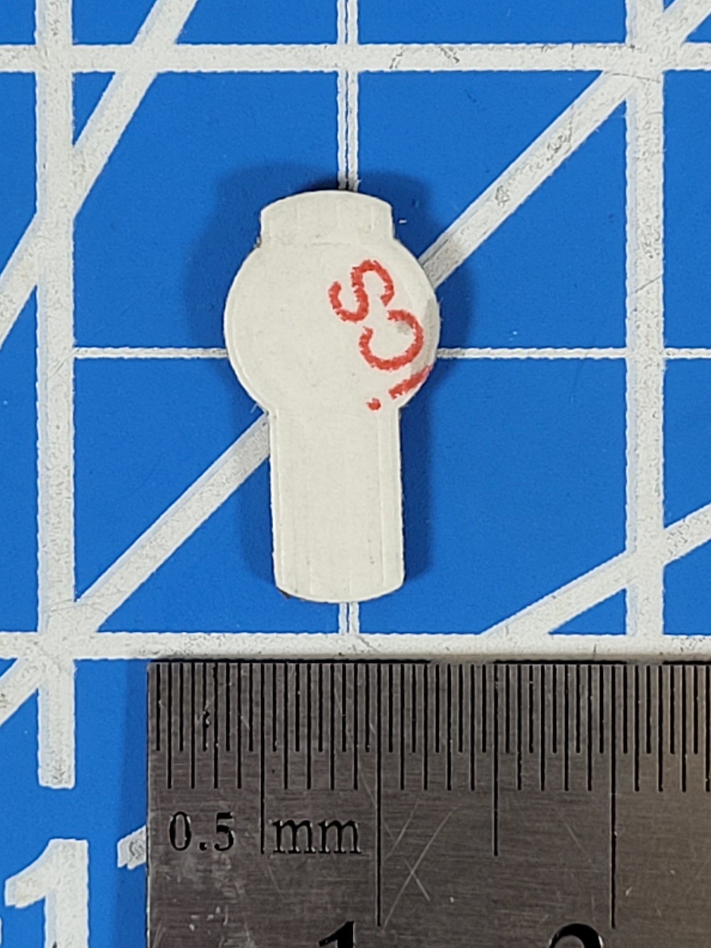 1.8cm Kenworth KW 3D Logo Emblem Sticker for Tamiya Toy R/C 1/14 King Grand Knight Hauler Globeliner Semi Tractor Truck
