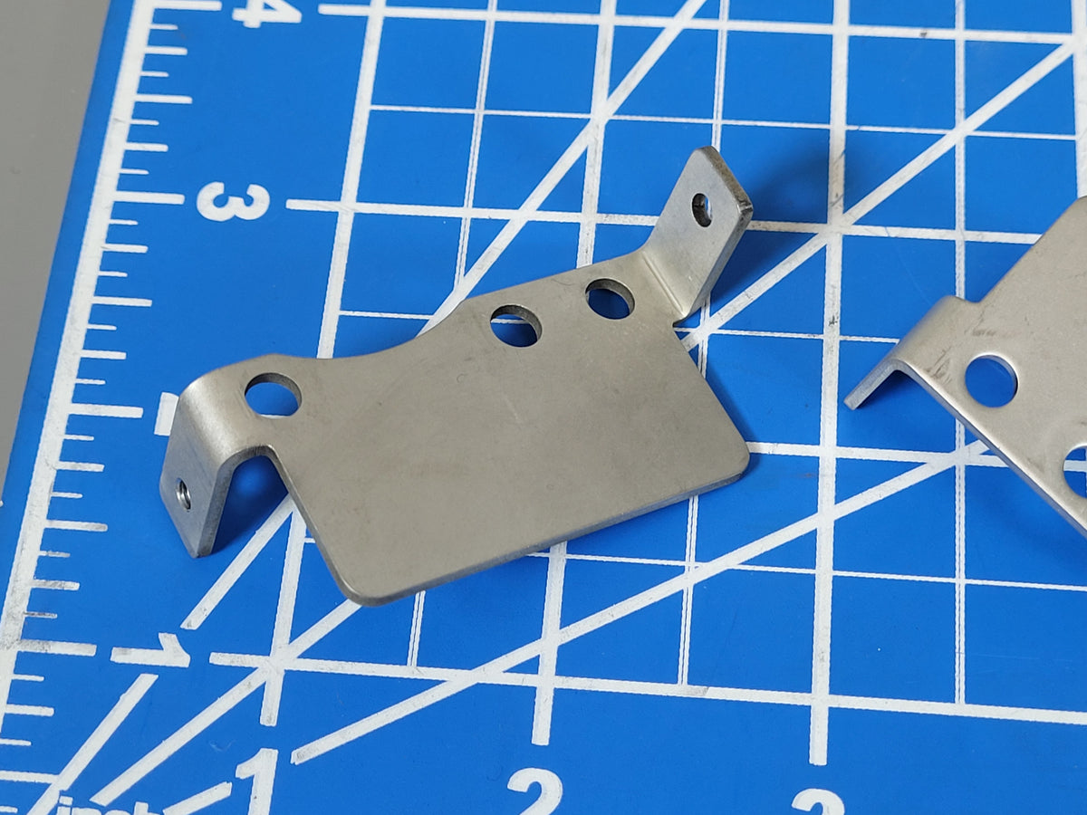 Pair Aluminum Axle Stay Mounting Bracket Plate Tamiya 1/10 R/C Bullhead Clodbuster
