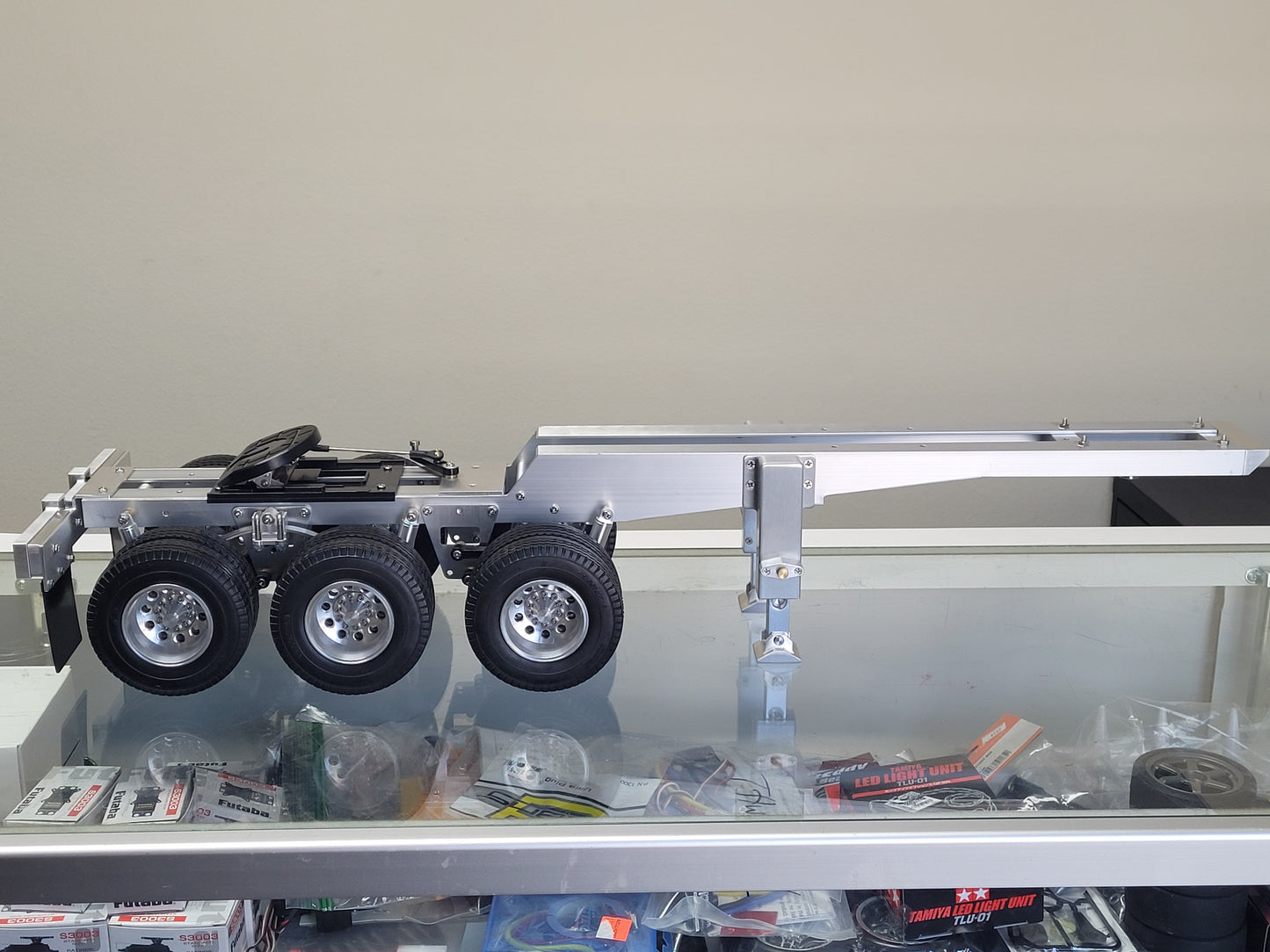 Aluminum Toy R/C 3-Axle Dolly Carrier Trailer Tractor 5th wheel Coupler for Tamiya 1/14 King Hauler Grand Hauler Knight Hauler Globeliner Scania Actros Volvo Semi Truck