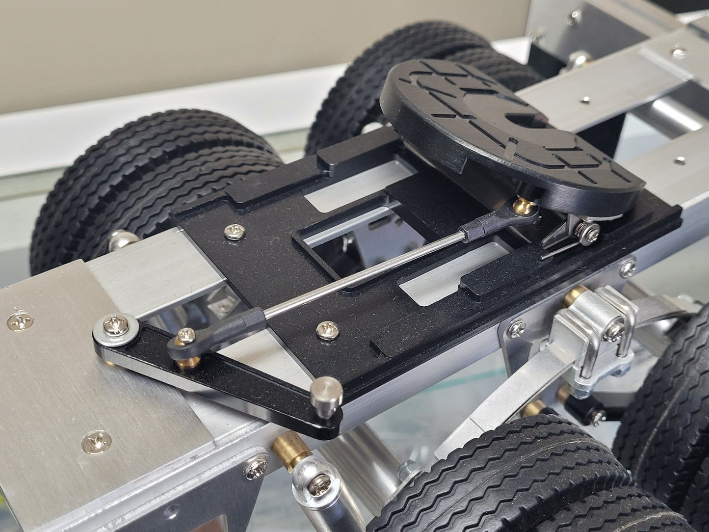 Aluminum Toy R/C 3-Axle Dolly Carrier Trailer Tractor 5th wheel Coupler for Tamiya 1/14 King Hauler Grand Hauler Knight Hauler Globeliner Scania Actros Volvo Semi Truck