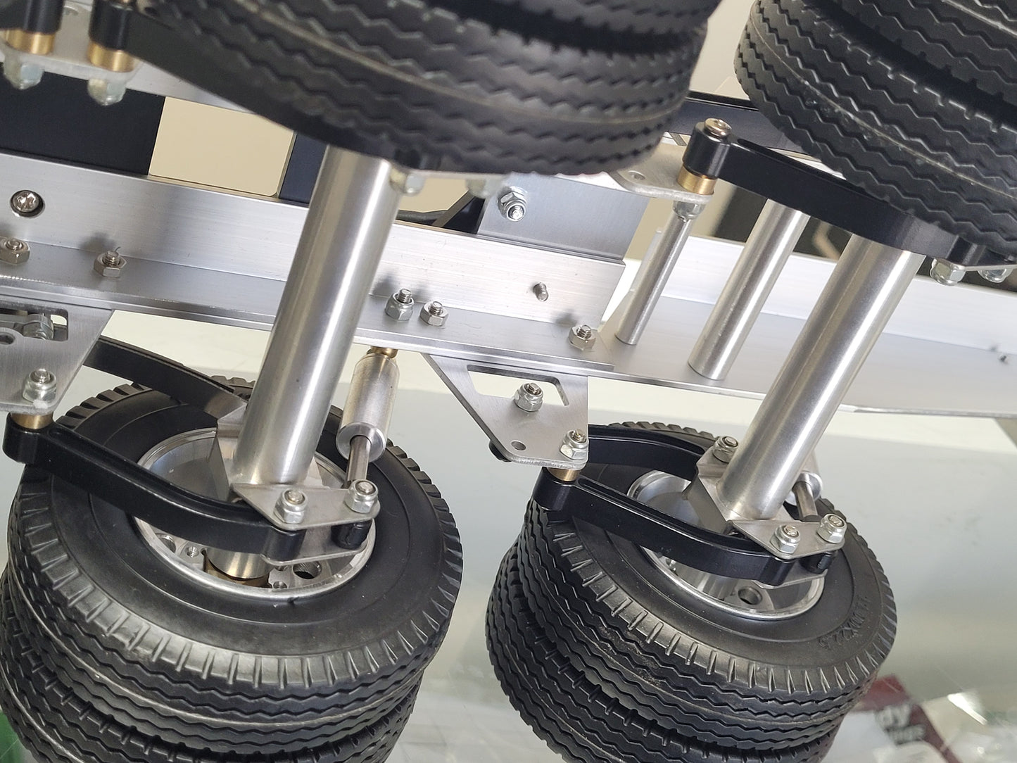 Aluminum Toy R/C 3-Axle Dolly Carrier Trailer Tractor 5th wheel Coupler for Tamiya 1/14 King Hauler Grand Hauler Knight Hauler Globeliner Scania Actros Volvo Semi Truck