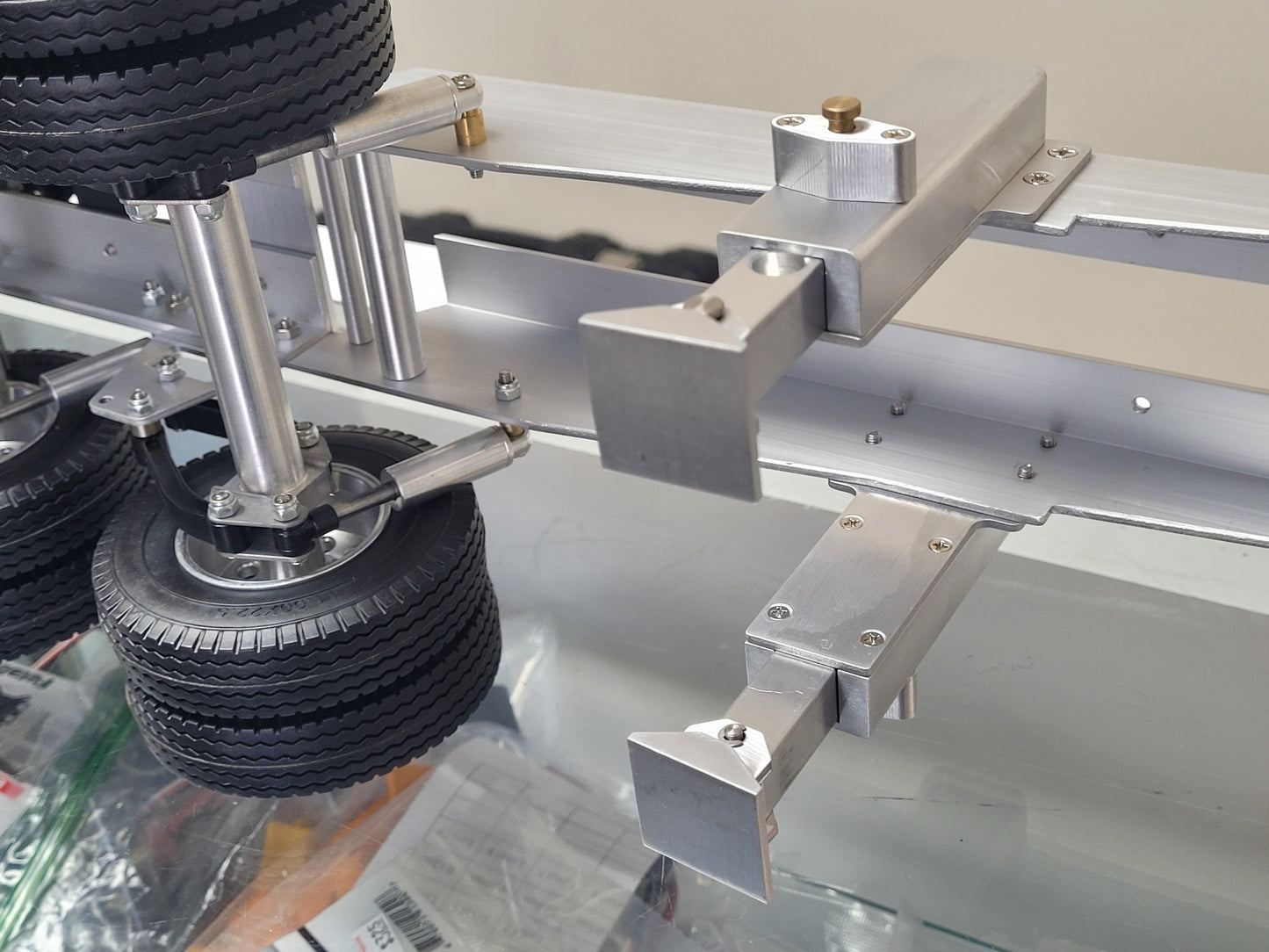 Aluminum Toy R/C 3-Axle Dolly Carrier Trailer Tractor 5th wheel Coupler for Tamiya 1/14 King Hauler Grand Hauler Knight Hauler Globeliner Scania Actros Volvo Semi Truck