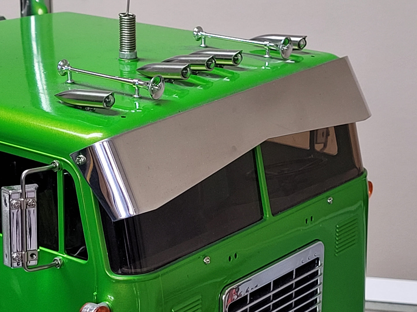 Aluminum Bowtie Style Sun Visor Block Mount Plate for Tamiya R/C 1/14 GlobeLiner Semi Truck