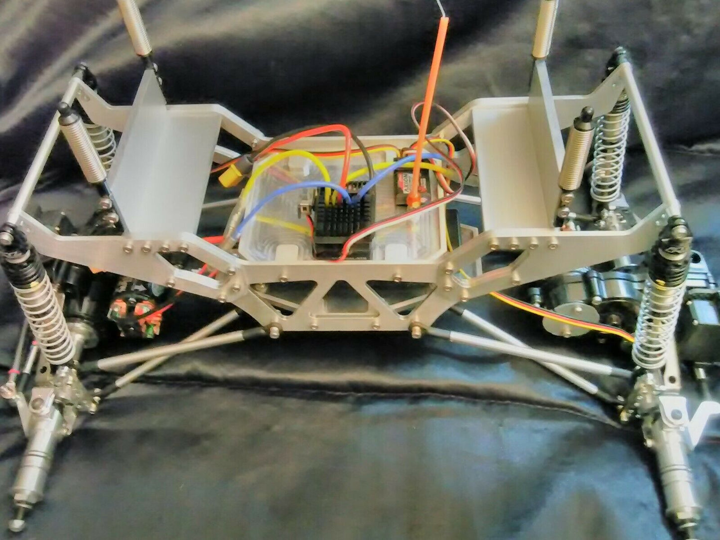 Custom Aluminum Chassis Frame Base Style for Tamiya R/C 1/10 Super Clodbuster Bullhead Crawler