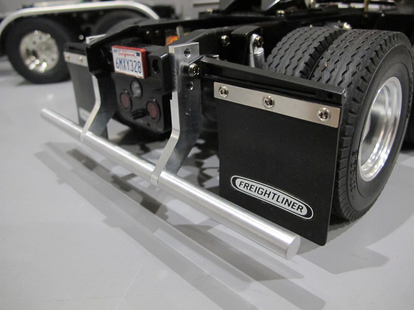 Aluminum Rear Bumper Protector Bar for Tamiya Toy R/C 1/14 King Hauler Grand Hauler Globeliner Semi Truck