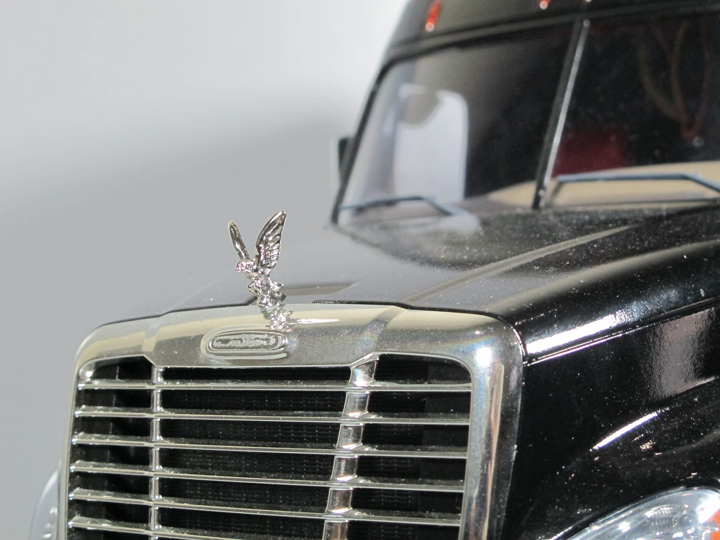 Front Hood 2.4cm Grill Ornament Emblem Eagle Tamiya Toy R/C 1/14 King Hauler Grand Knight Hauler Cascadia Aeromax Semi Truck