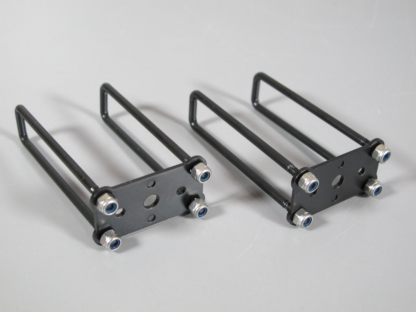 Pair Axle Suspension U- Bolts & Mount Plate for Tamiya 1/10 R/C Ford Juggernaut 1 2